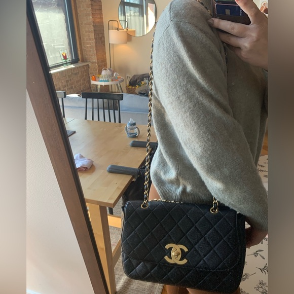 SOLDfirm price- Chanel Vintage Jumbo Caviar Flap - Picture 15 of 17